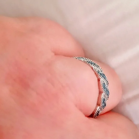 VENICE BLUE DIAMOND RING - Picture 2 of 8